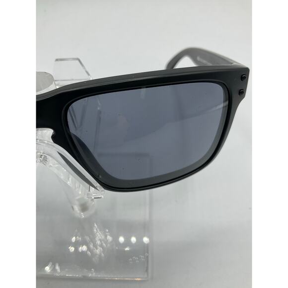 Oakley Holbrook OO9102-E 555 Sunglasses - Picture 6 of 9
